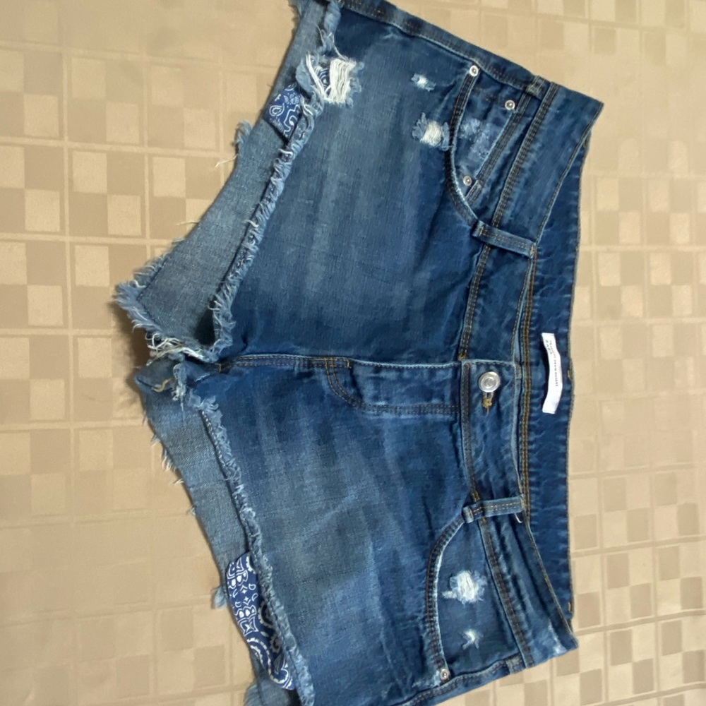 EUC Zara Blue Jean Shorts US Size 10 Medium Wash Distressed Button Fly‎ Mid Rise